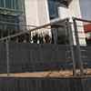 wypełnienie linką stalową balustrady na tarasie