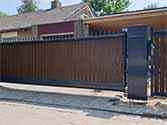 Brama przesuwna samonośna i furtka ze stali z wypełnieniem kompozytem z tworzywa sztucznego z drewnem