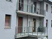 Balustrada balkonowa, balustrada stalowa nierdzewna. Wypełnienie ze szkła zespolonego bezpiecznego